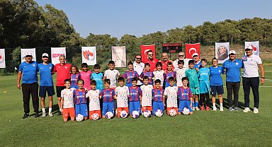 Futbol sahası açan Yılmaz Erdoğan: Türkiye'de yetenek sıkıntısı yok, önemli olan onlara alan tanımak