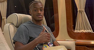 Trabzonspor'un yeni sezon ilk transferi Pina şehre geldi